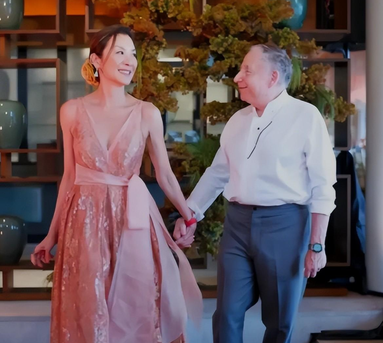 2024开年喜事,61岁杨紫琼晒婴儿照,被怀疑当妈,真相揭晓反转了