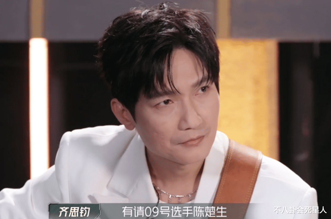 学会“低头”一年后,42岁的陈楚生终于成功翻红了