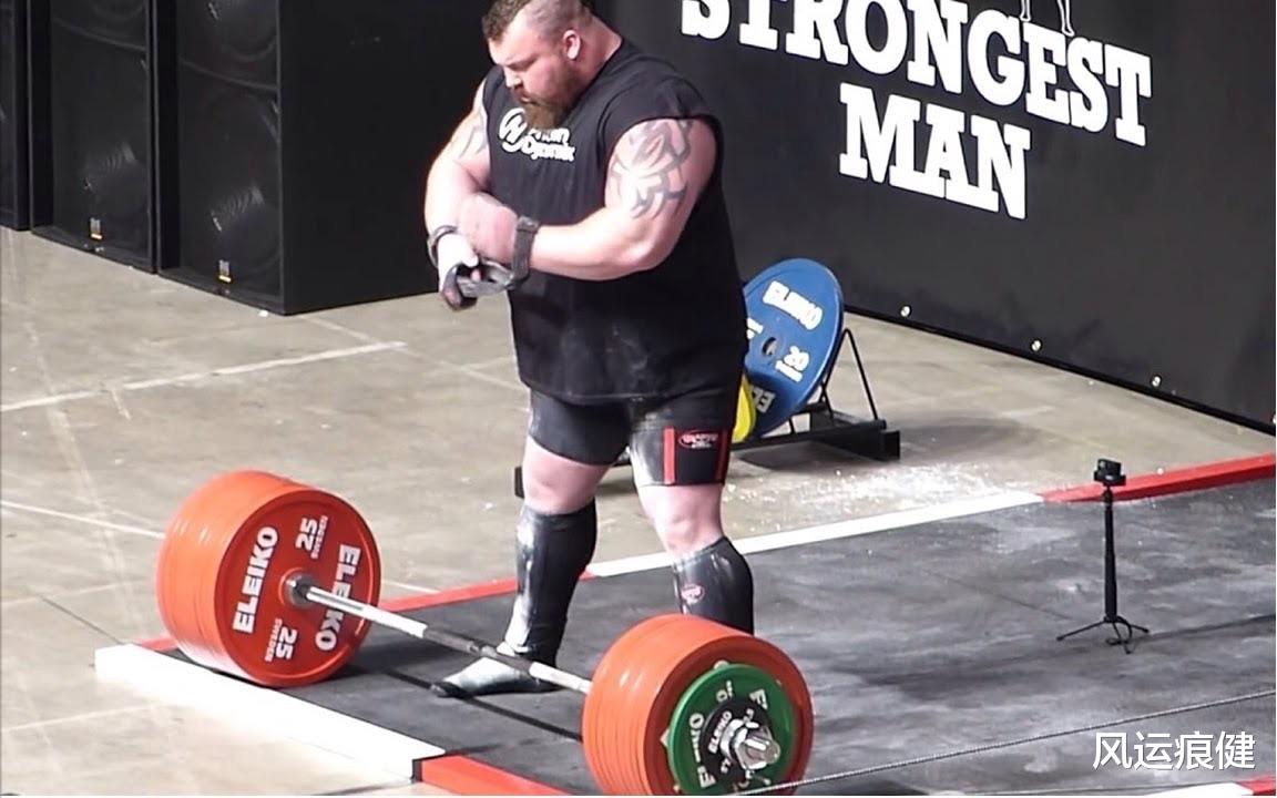 两位硬拉超500公斤的男人，谁是你的菜？