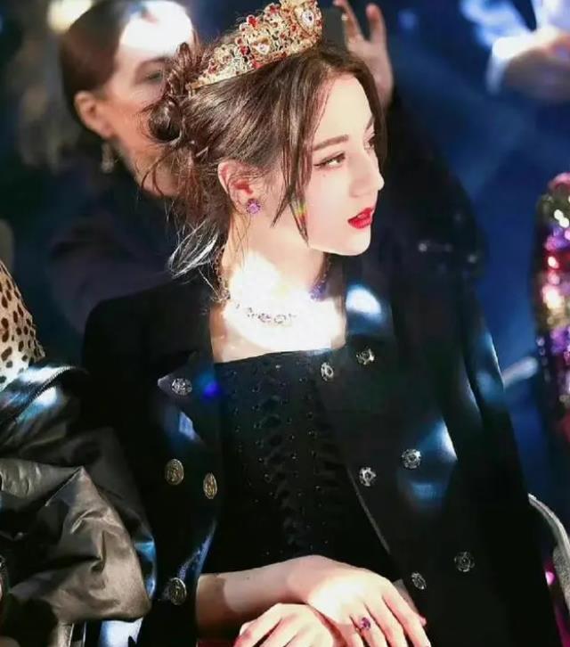 彻底瞒不住了?这一次,再多的名和利也救不了31岁的迪丽热巴!
