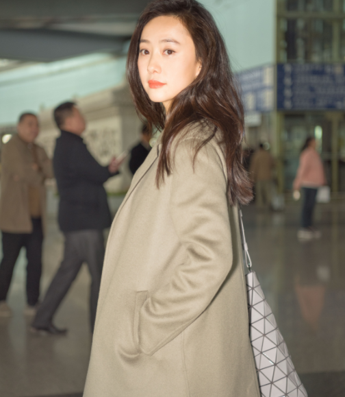 刘园媛|又一央视大牌主持人离婚：没有邪念的婚姻活该短命