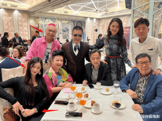 爷孙恋又出事了!女主遇袭后身份曝光:竟是富二代