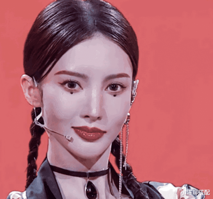 沈月 为什么拍照时有人正脸更好看,有人侧脸更好看?答案在这