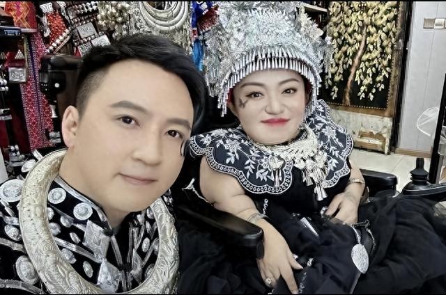 袖珍女李喜梅两任丈夫曝光，国庆大婚，公婆的表情一言难尽