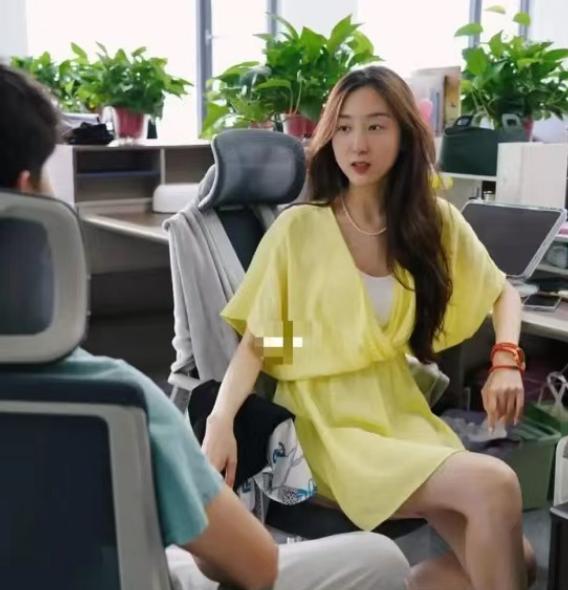 化妆|工作日化妆和“素面朝天”的女生，职场体验差别很大，不信你观察