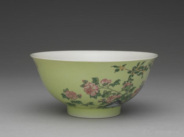 珐琅彩|凭啥珐琅彩瓷是清代瓷器中稳稳的“一哥”