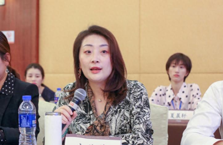 王健林最想要她做儿媳？网友却是吐槽：王思聪，这次真配不上！