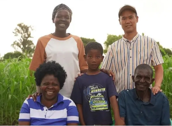 rose抛下患病父母?对粉丝撒谎,邻居爆料吴建云系所意