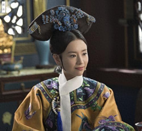 真人干瘦枯黄，荧屏上惊艳全场，这7位女星上镜前后反差巨大，来对比一下