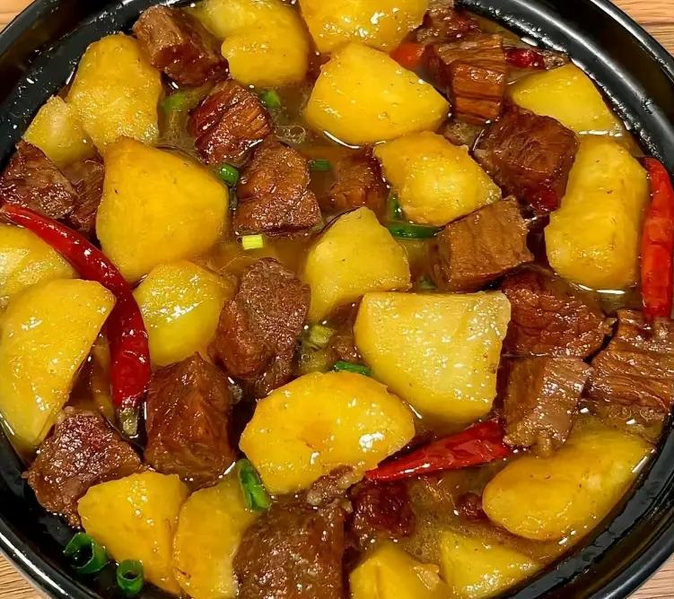 食盐|50岁后，少吃咸菜和剩菜，常吃2菜2肉，增强免疫，手脚有劲精神好