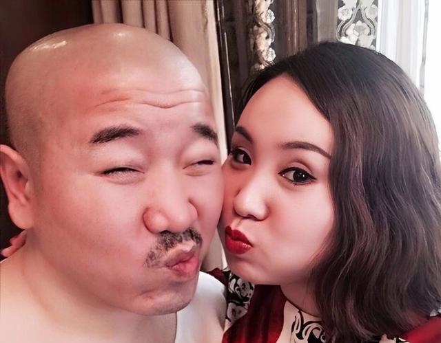 刘能前妻现身儿子婚礼,送200万红包无人搭理,只能坐一旁嗑瓜子