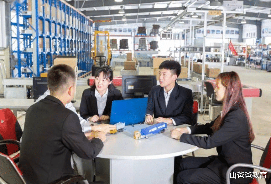 大学|家长看都不看的四个大学专业,不仅毕业后好找工作,薪资也很可观