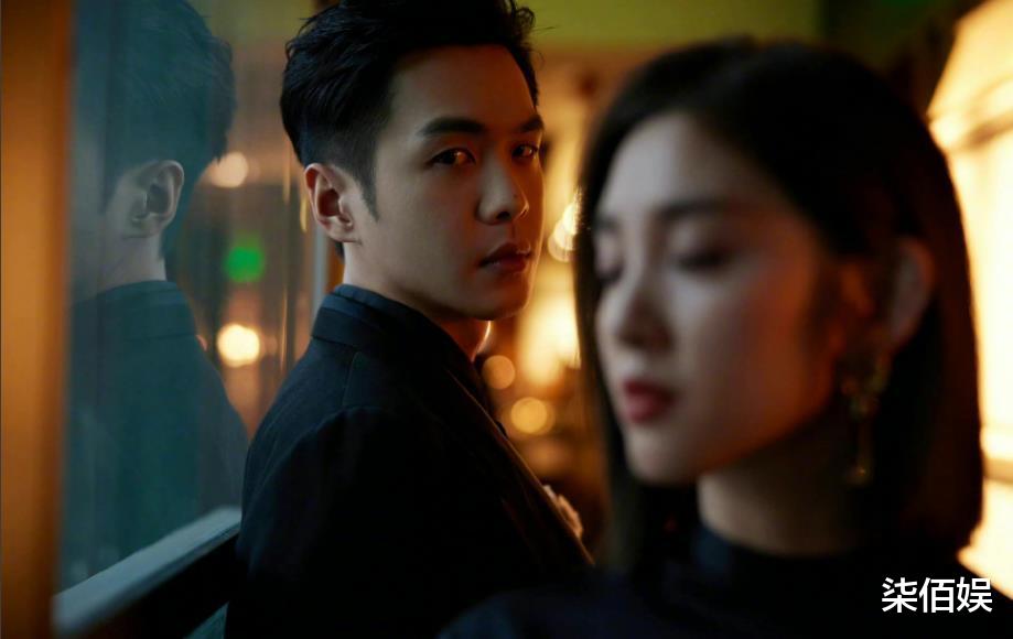 唐艺昕|唐艺昕与家人聚餐，3岁女儿手舞足蹈和妈妈聊天，小圆脸身高瞩目