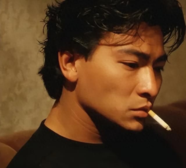 真把自己当日本人了？郑伊健中国开演唱会，老婆发言却全程讲日语