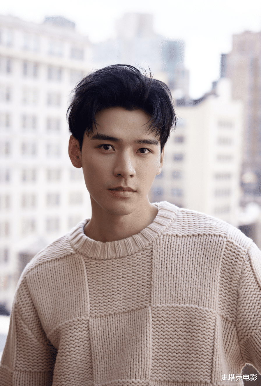 米兰大咖不少：倪妮气场十足，张雨绮真敢穿，但张柏芝这次完胜