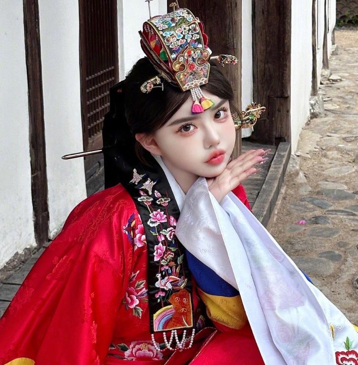 24岁网红韩安冉结婚4次!结婚照每次脸都不一样!女儿相似度为0