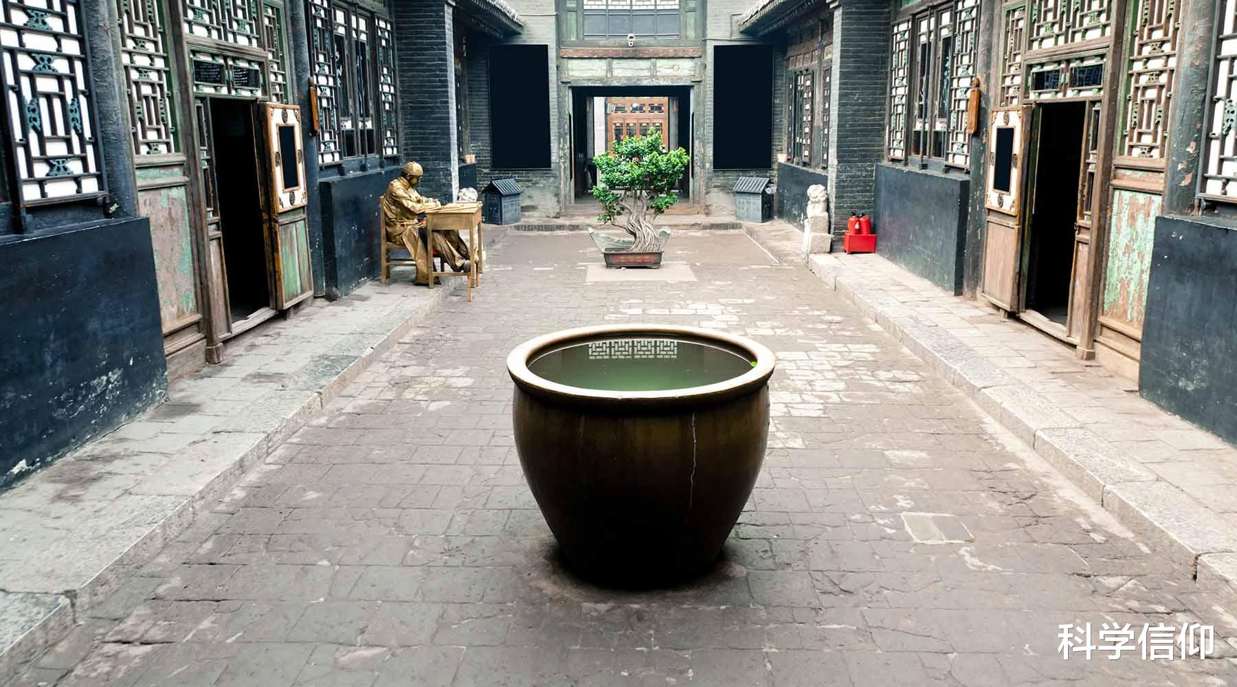 |水缸里面放条鱼,鱼为什么不会死?水为什么不会腥?