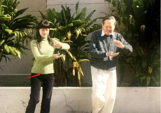 曝翁帆要夺遗产?赴日聚会、秘密生子,原来早就打算和杨振宁离婚