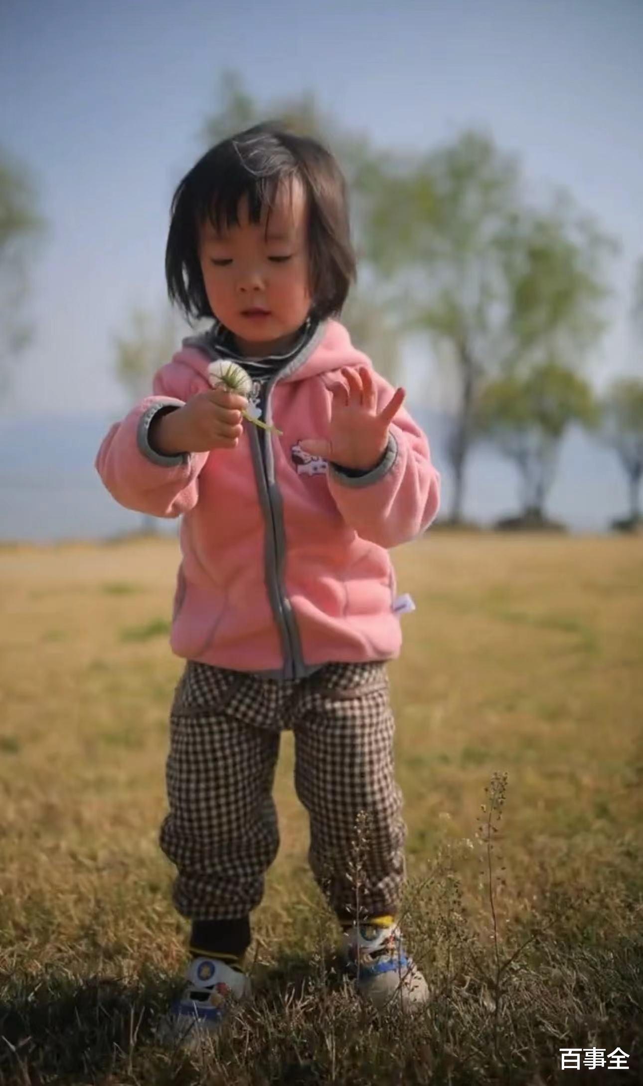 江一燕|江一燕带娃野餐!3岁女儿首露正脸,大眼睛瓜子脸皮肤黝黑像爸爸