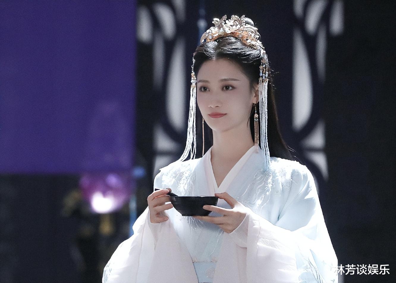 星落凝成糖|《星落凝成糖》收官3月,女配翻身做主角,男主搭档26岁绝色女神