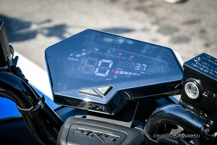 三阳发布全新水冷四气门小钢炮drg158,标配博世abs,动力超本田 - 美食