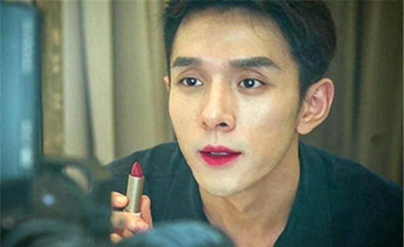 李佳琦言论惹争议,细看资产累积速度有被惊到,还会担心掉下来吗