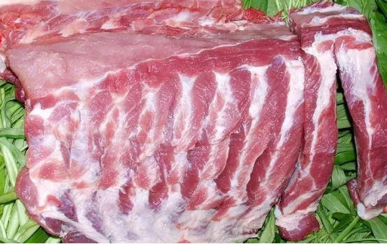 排骨|买排骨时，挑“肉少”还是“肉多”的？肉商：区别很大，不要盲目去买