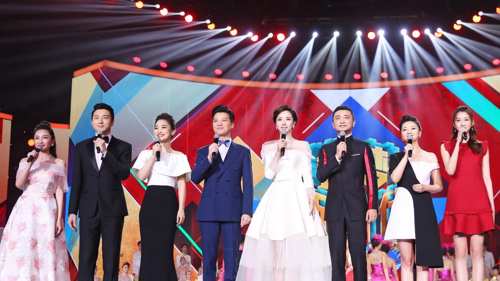 央视|央视五四晚会录制完成，主持人如何选择？