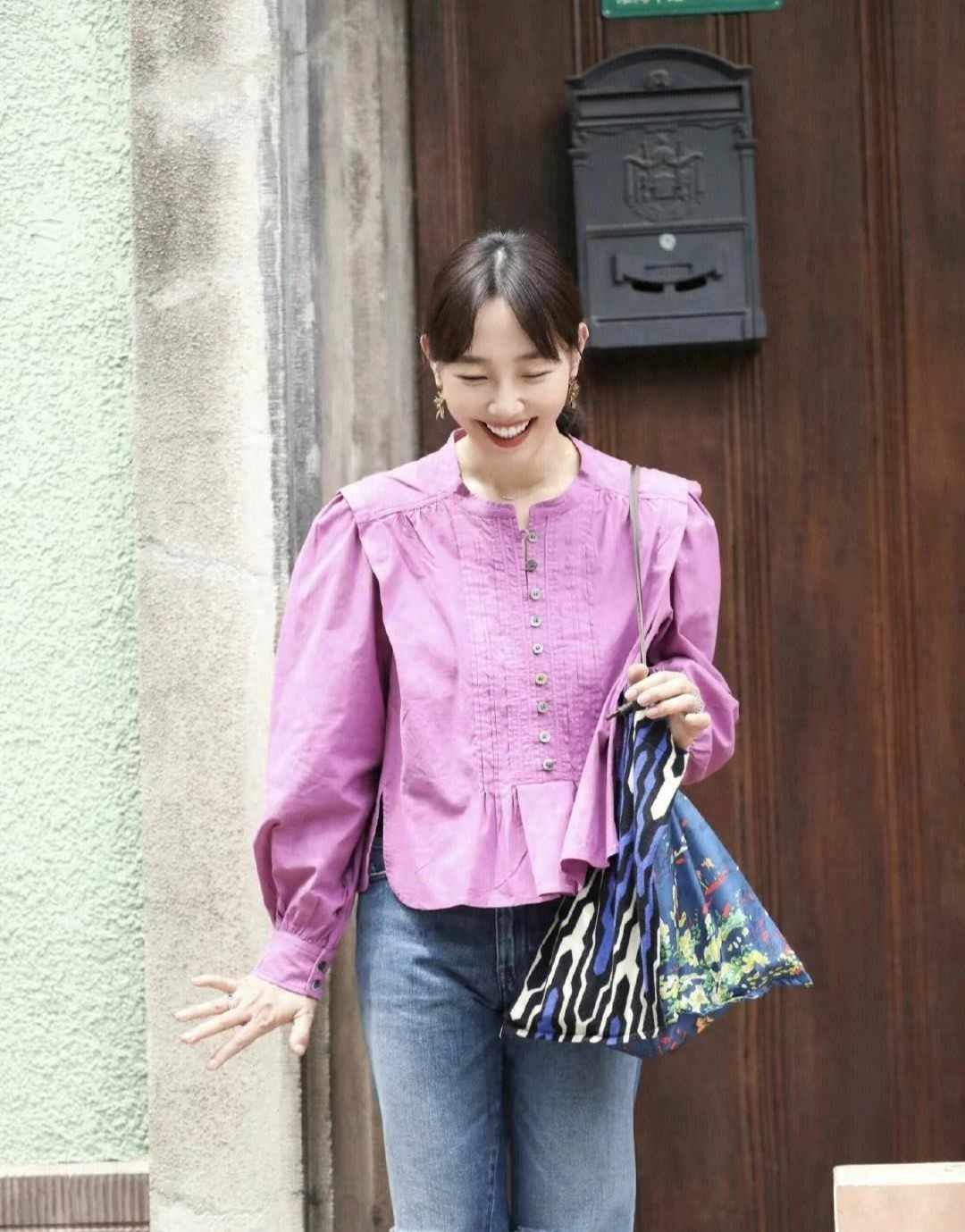 白百何又离婚了？二次离婚，两子在手，明星的婚姻为何如此短暂！