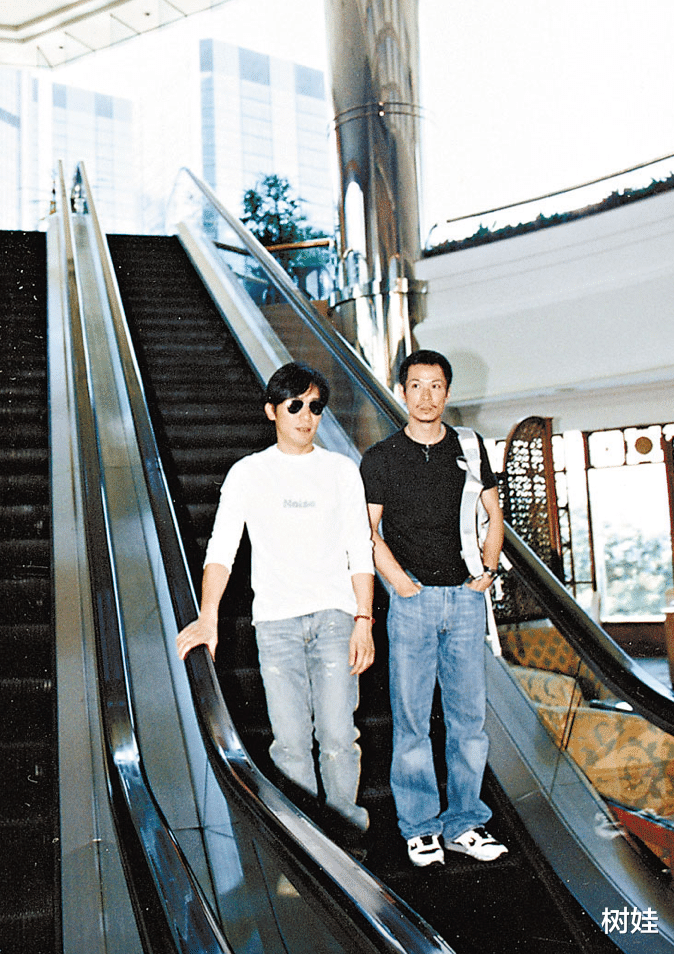 62岁吴廷烨罕露脸身形消瘦，为照顾逾90岁母亲已减产，至今仍单身