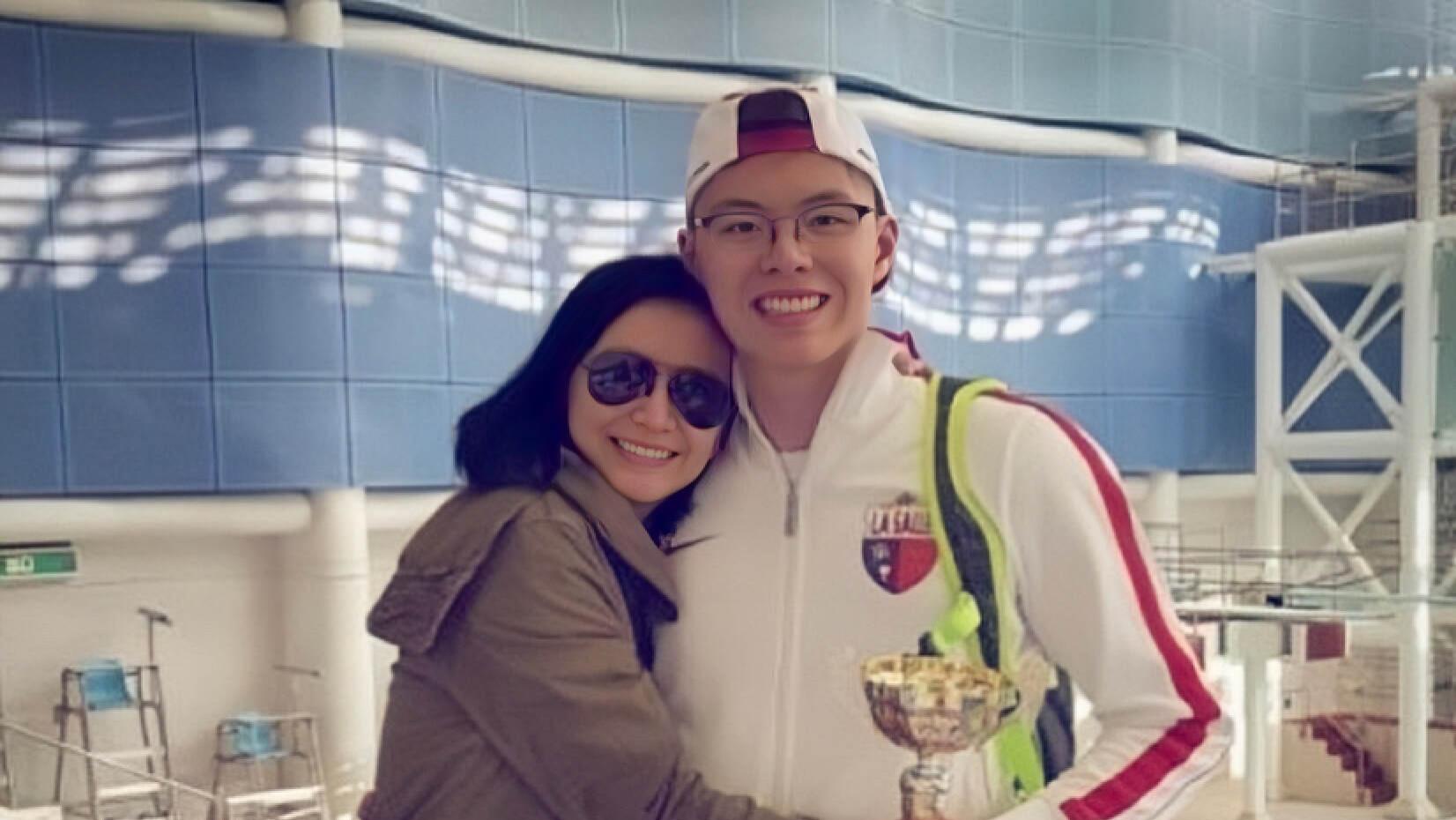 恭喜！香港知名星二代疑公开恋情，身高1.91米获封“泳坛飞鱼”