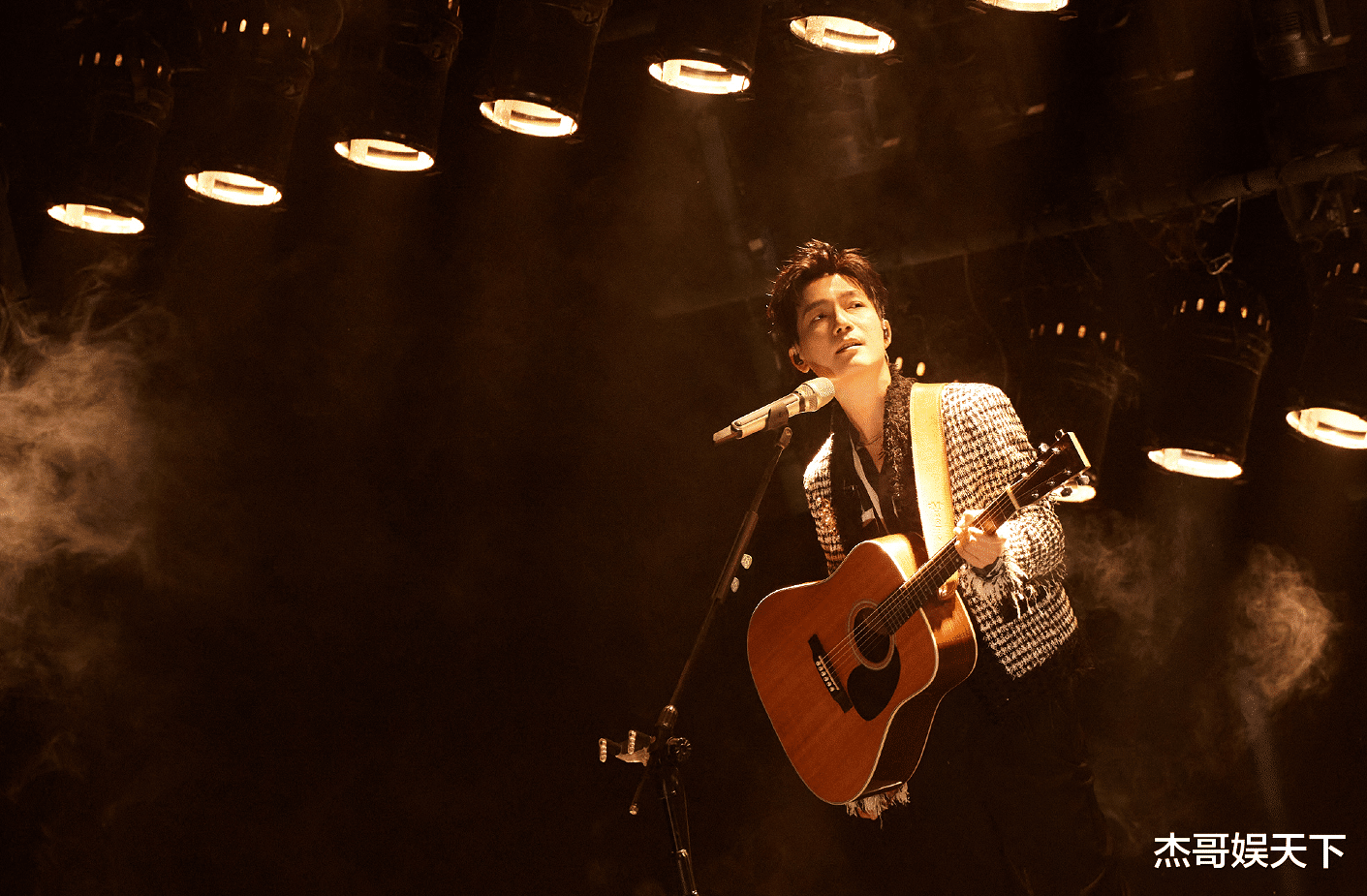 央视的“撑腰”，让《披哥》彻底被打脸