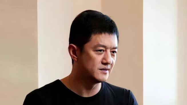 李亚鹏小女病情恐加重，反应迟钝难沟通，笑容不对劲，被疑唐氏儿