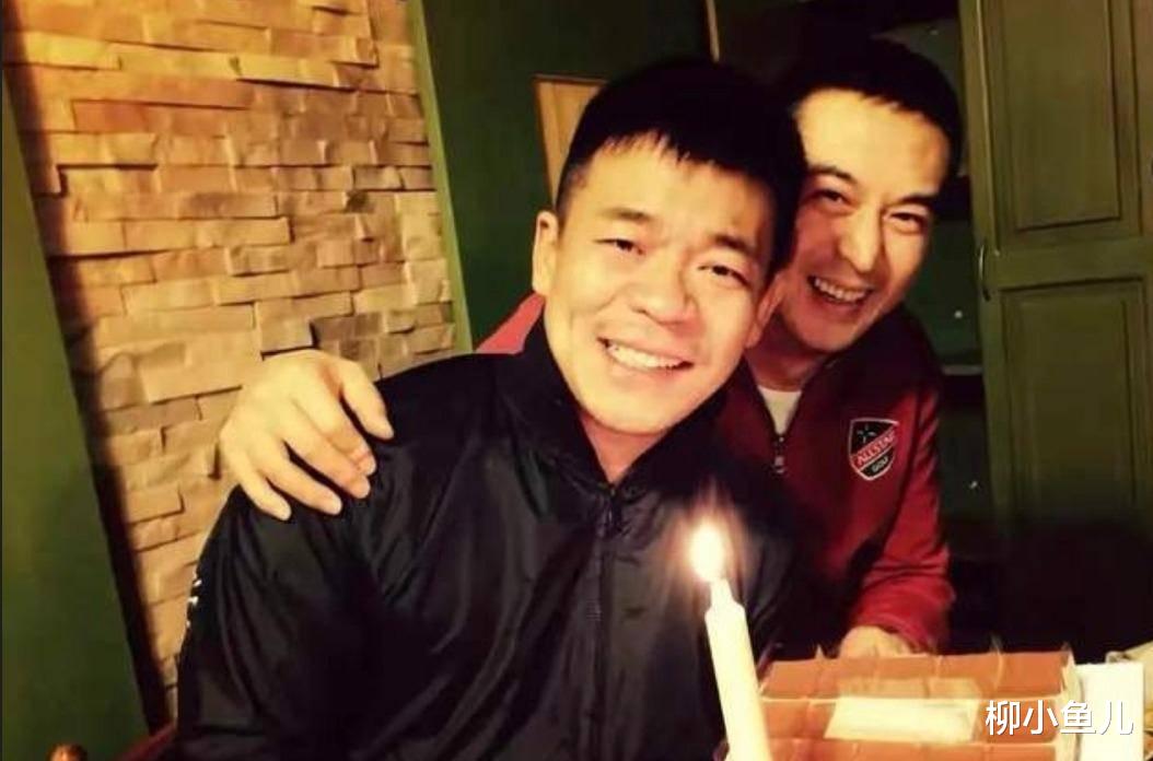 杨坤|他27岁登上春晚爆火，因得罪杨坤20年不说话，如今55岁依然未婚