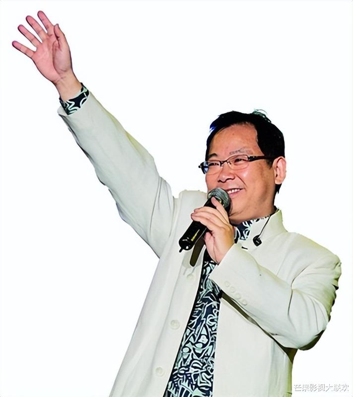 在春晚唱了一首歌，被封杀14年，今身价过亿，全部无偿捐献给祖国