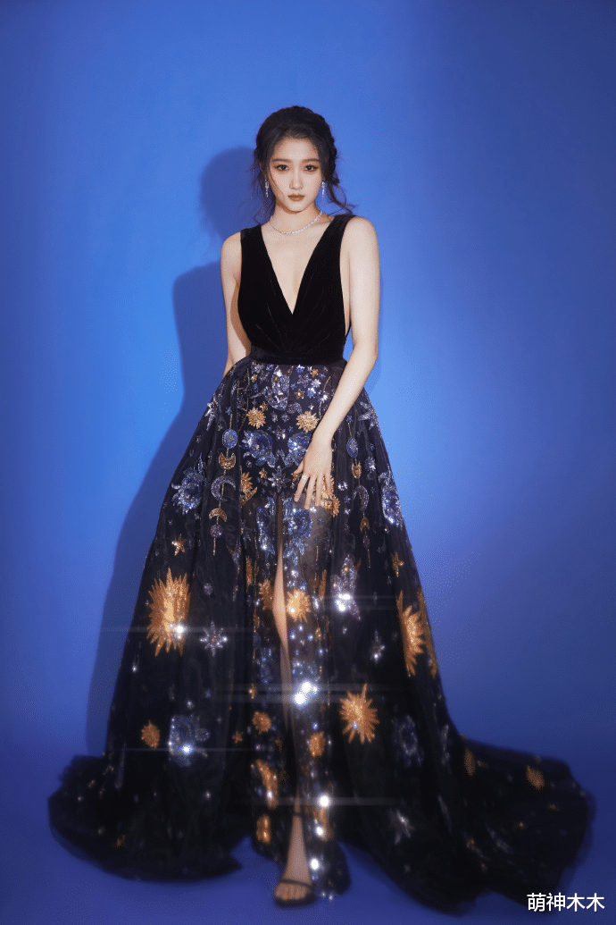 视界大会女星资源堪忧!刘诗诗高定像敬酒服,金晨被指模仿杨颖