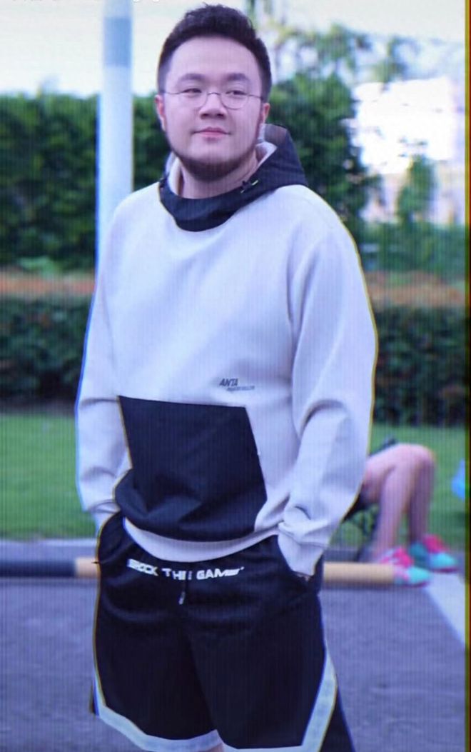 宋丹丹儿子儿媳T台走秀,巴图变瘦越来越像英达,博谷撞脸张柏芝