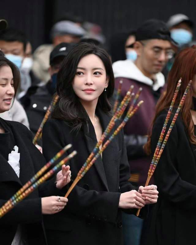 于文文|于文文自曝恋爱喜好：必须是一见钟情，不相信爱情可以经营