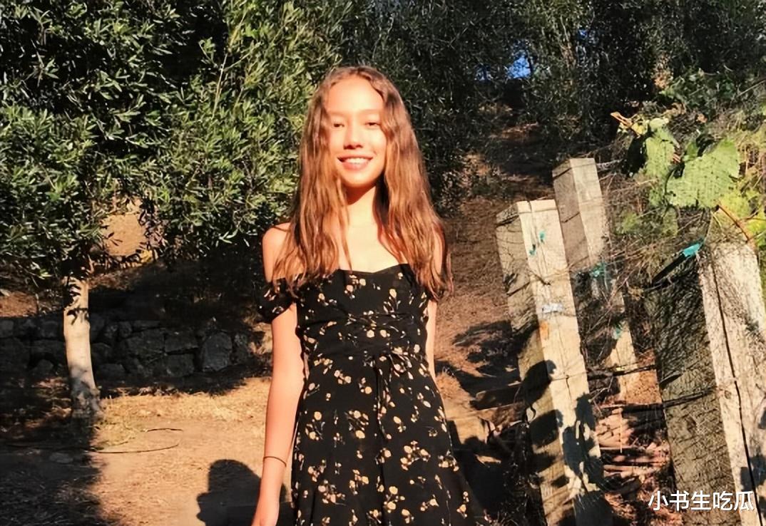 邓文迪的俩女儿：都是学霸，深受父亲宠爱，不满20岁就成亿万富豪