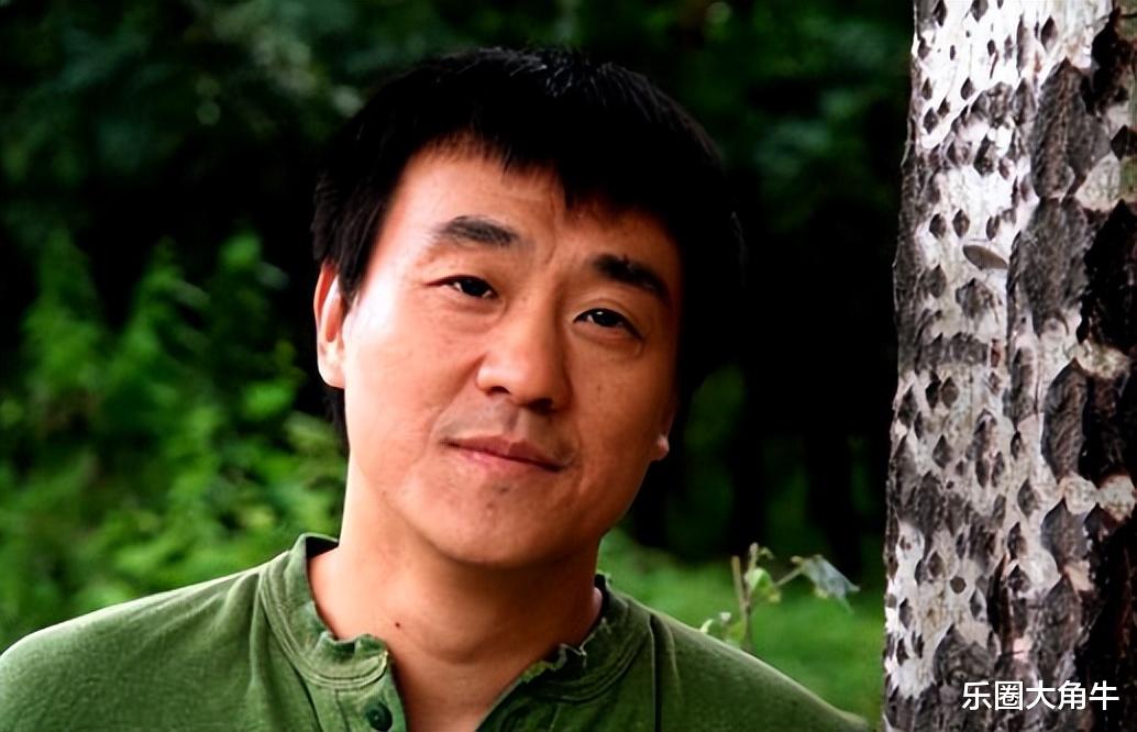 55岁何冰:娶同桌做老婆,25年过去,才明白他捡到的是一块宝