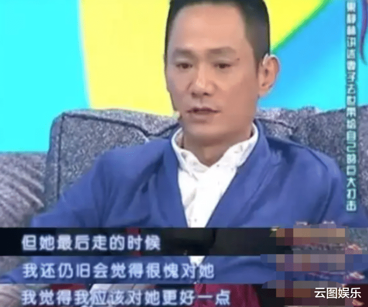 |52岁果靖霖做一桌菜庆新年,豪宅曝光很气派,丧妻多年单身无儿女