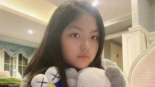 13岁王诗龄英国豪宅曝光，75平两居室被扒1000w，被赞有钱又低调