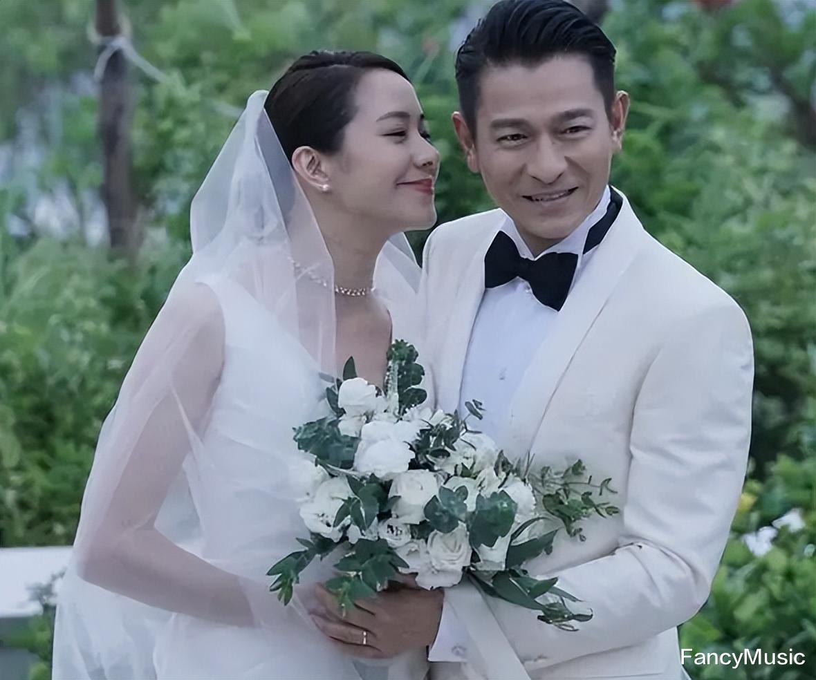 错付15年感情,张学友为她不惜与梅艳芳“闹翻”,女神不值啊!