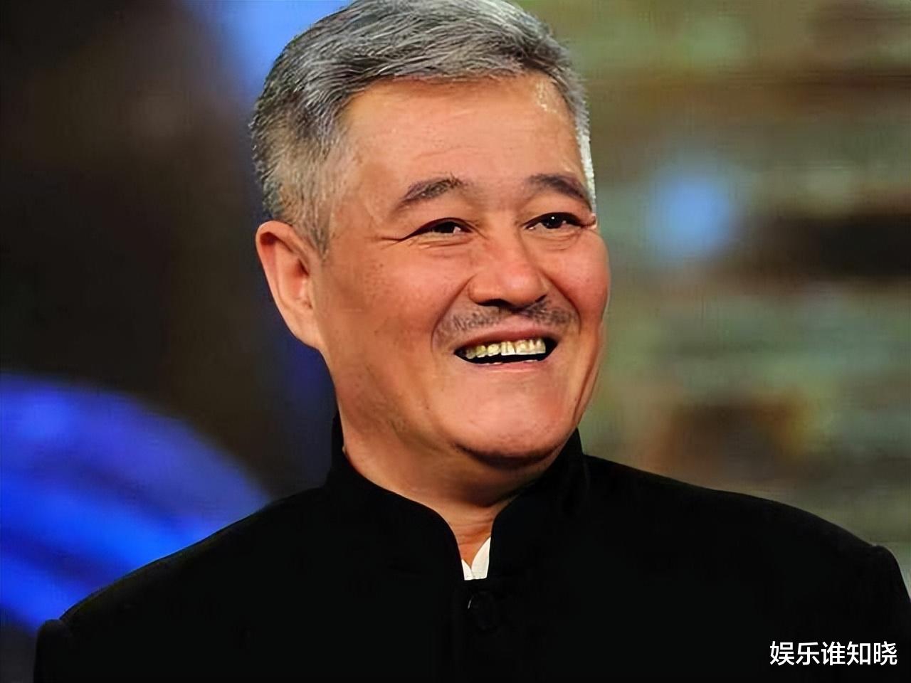 赵本山在“积福”，郭德纲却在“作妖”，看看郭麒麟有多惨就明白