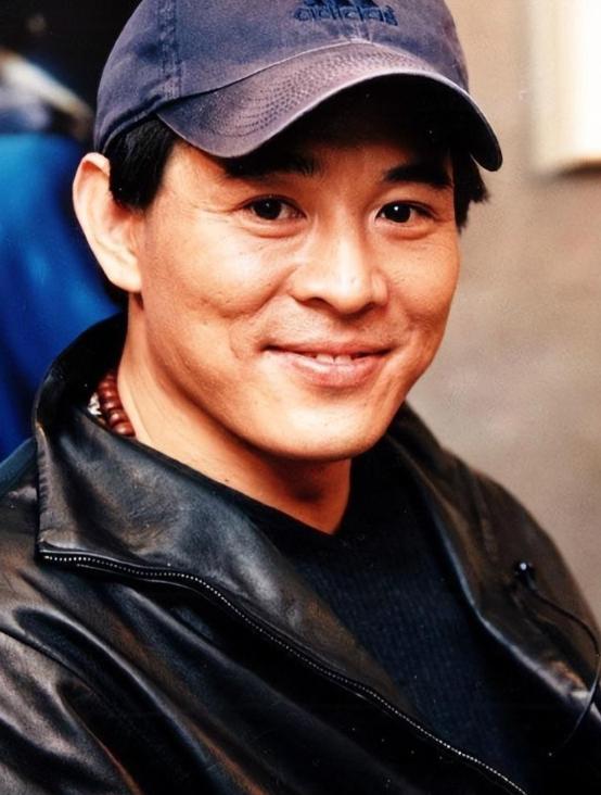 60岁巨星李连杰被死亡后首现身!