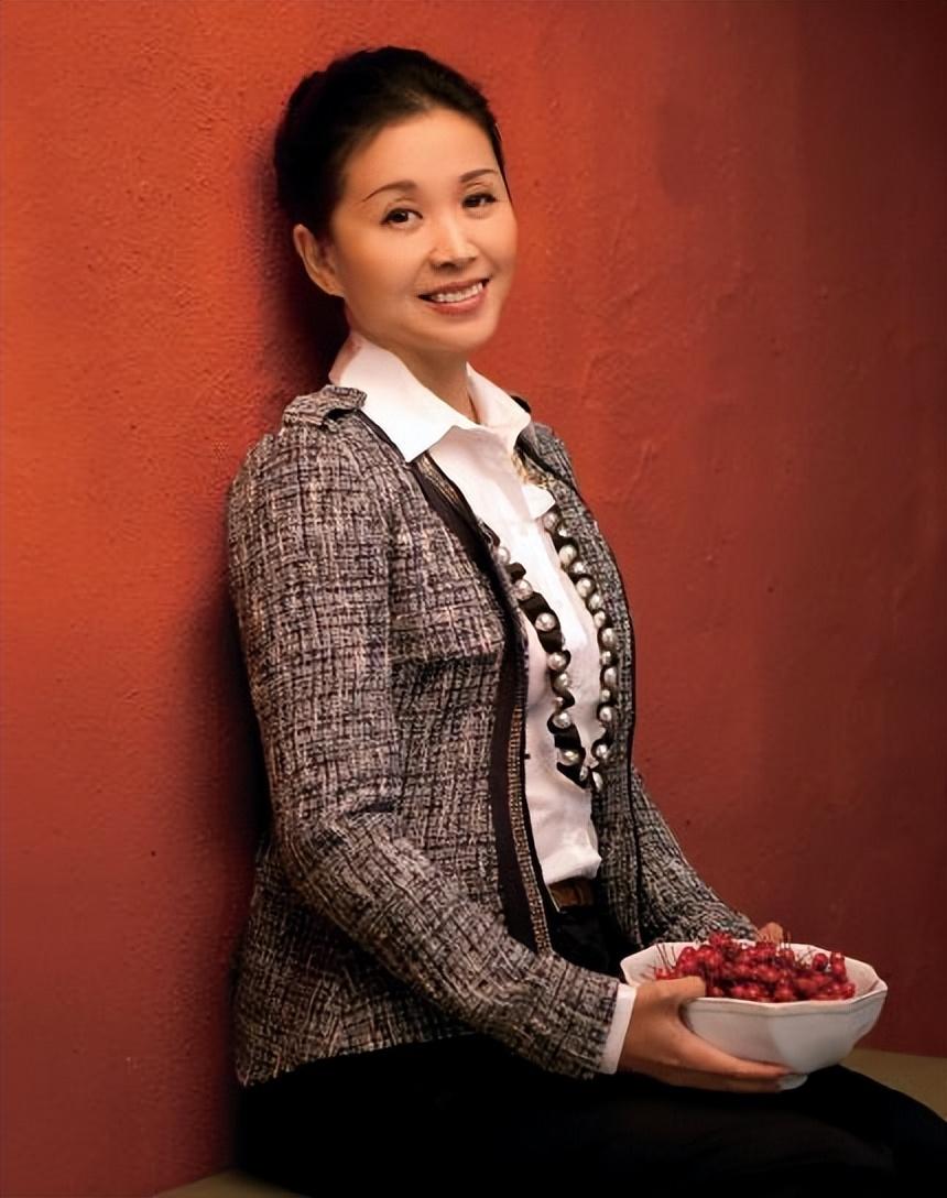 黄菡|这真的是《非诚勿扰》的黄菡吗，7年后现身，容貌苍老已经认不出