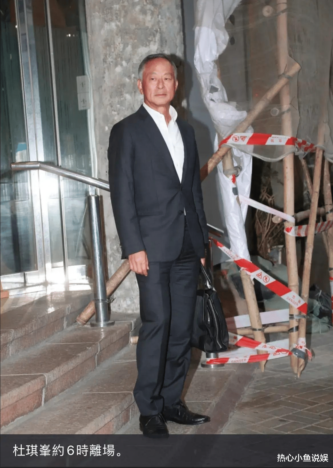 刘德华父亲丧礼：吴君如郑则仕等大佬到场吊唁，11岁女儿颜值抢镜