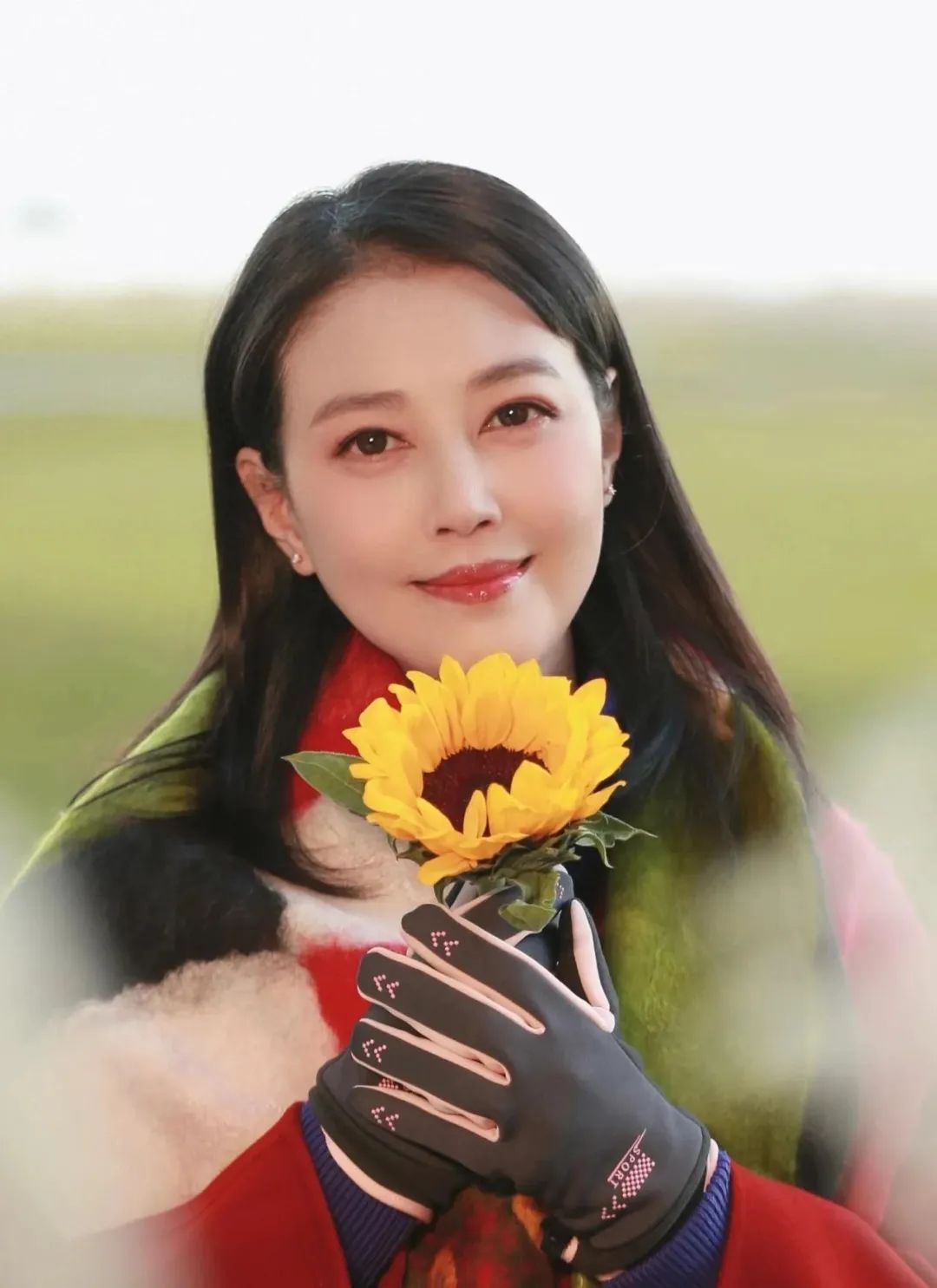 揭秘周海媚满族公主世代传奇, 四兄妹守护清朝荣耀! 父亲为何前去世?