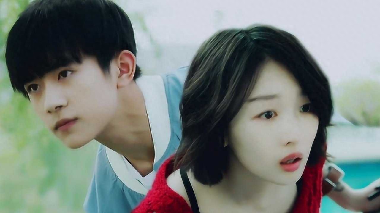 私生活混乱,不拉窗帘与男友玩“拔萝卜”,周冬雨还是暴露了本性