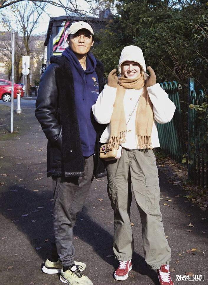 儿子与圈外女友好事近?TVB视帝开腔回应,直言不着急抱孙